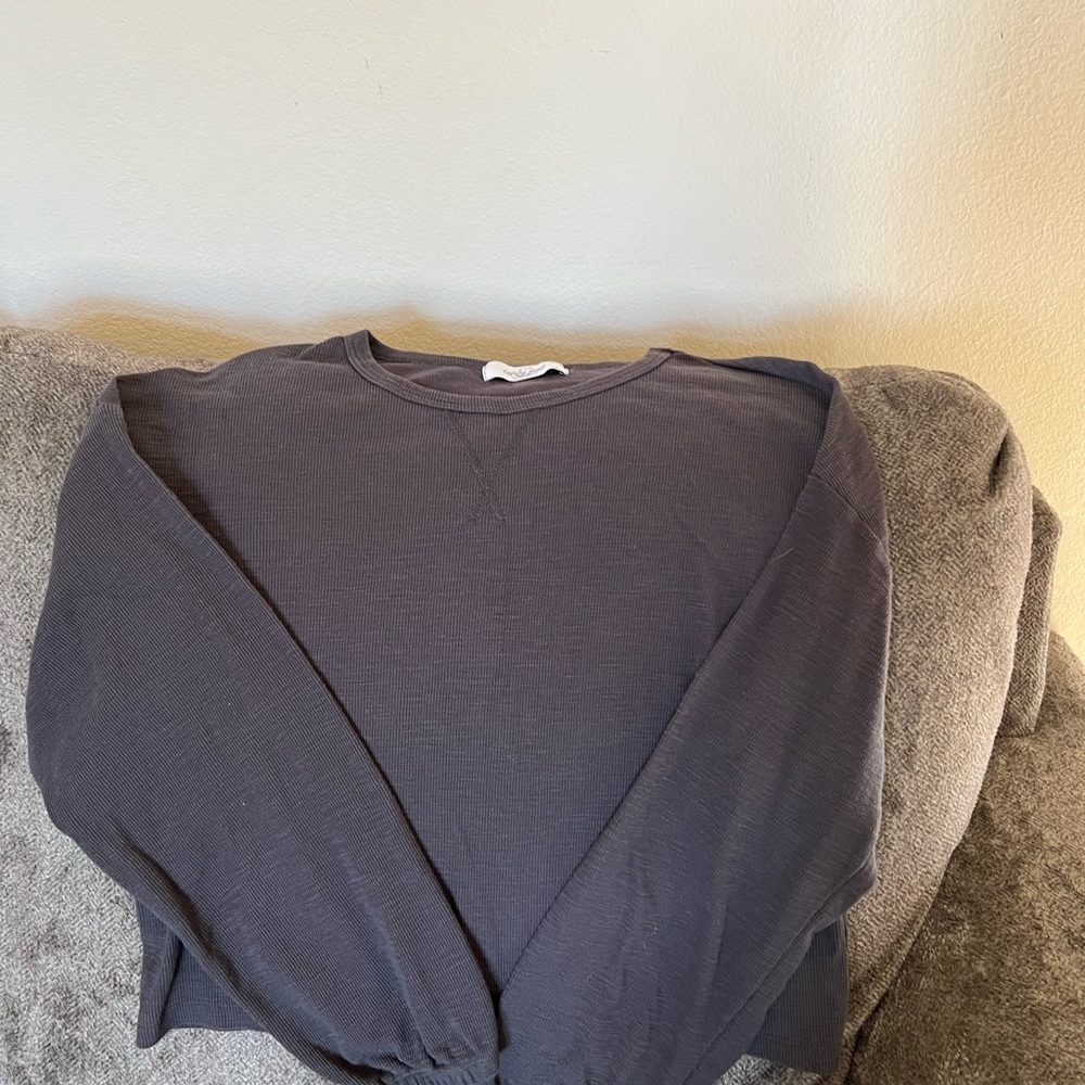 Like new Carly Jean cropped long sleeve